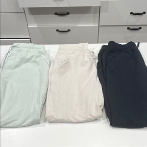 City Sweat lululemon athletica Joggers in Light Green, Cream, and Dark Blue